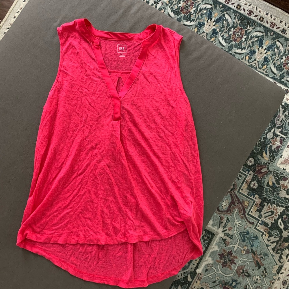 LIKE NEW💖 Vibrant Pink Tank